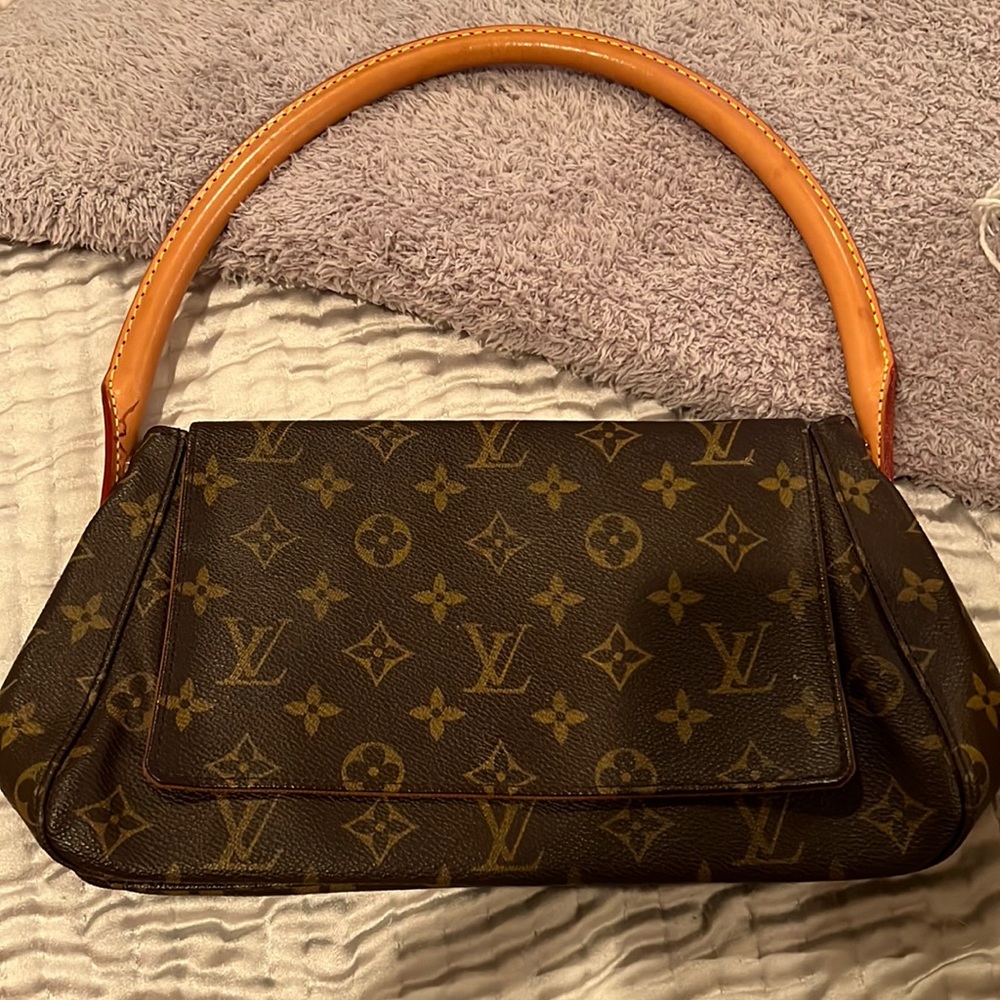Louis Vuitton purse